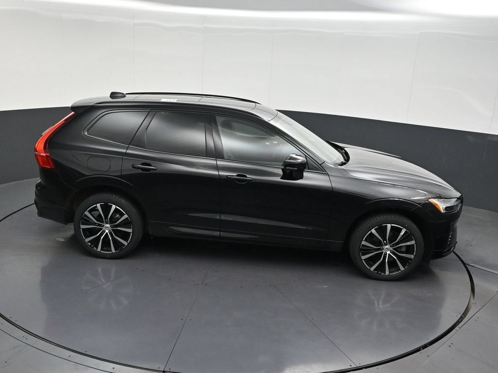 2024 Volvo XC60 B5 Plus Dark Theme