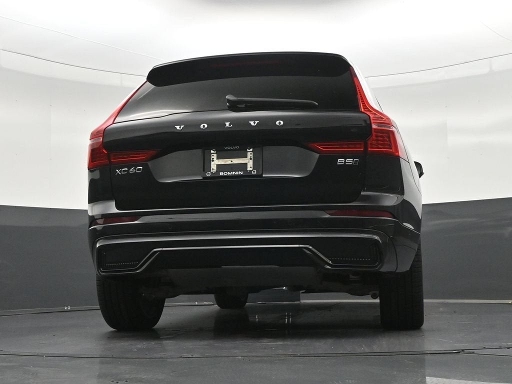 2024 Volvo XC60 B5 Plus Dark Theme