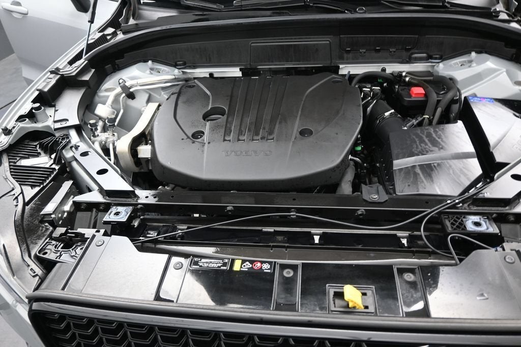 2024 Volvo XC60 B5 Plus Dark Theme