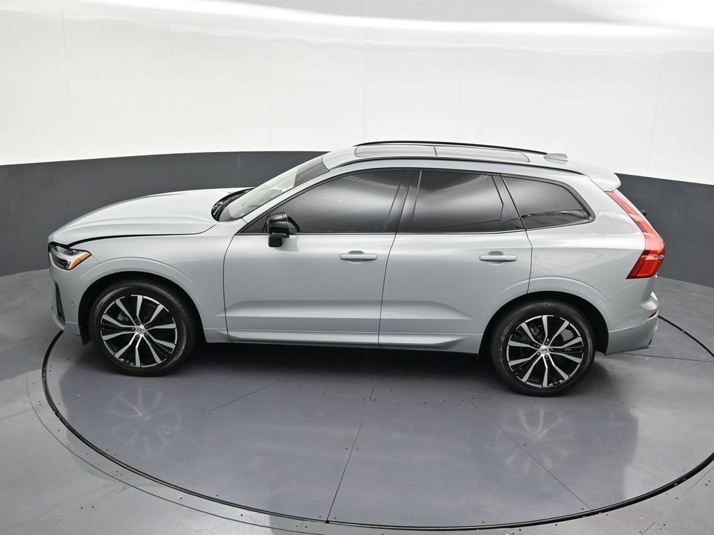 2024 Volvo XC60 B5 Plus Dark Theme
