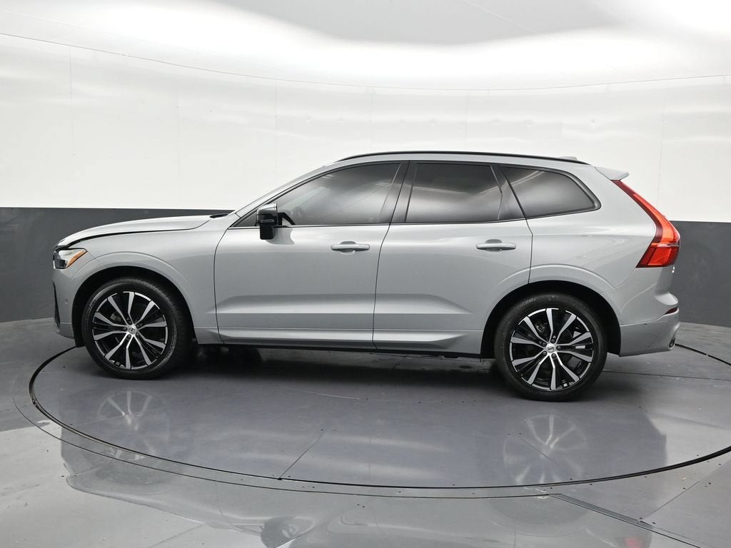 2024 Volvo XC60 B5 Plus Dark Theme