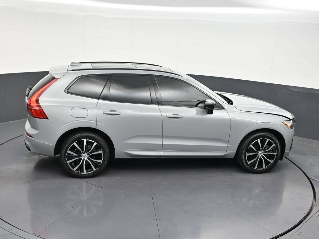 2024 Volvo XC60 B5 Plus Dark Theme