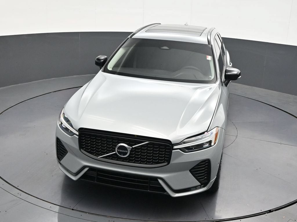 2024 Volvo XC60 B5 Plus Dark Theme