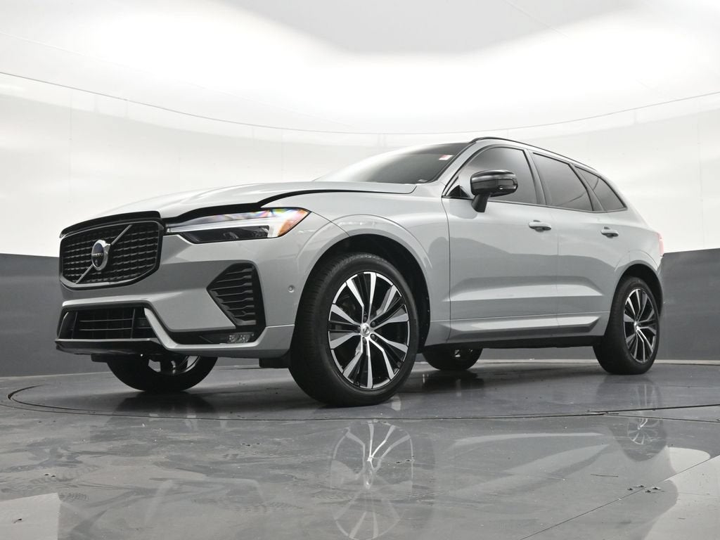 2024 Volvo XC60 B5 Plus Dark Theme