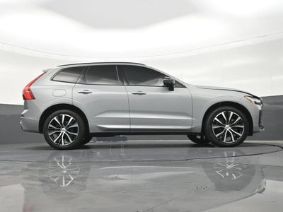 2024 Volvo XC60 B5 Plus Dark Theme