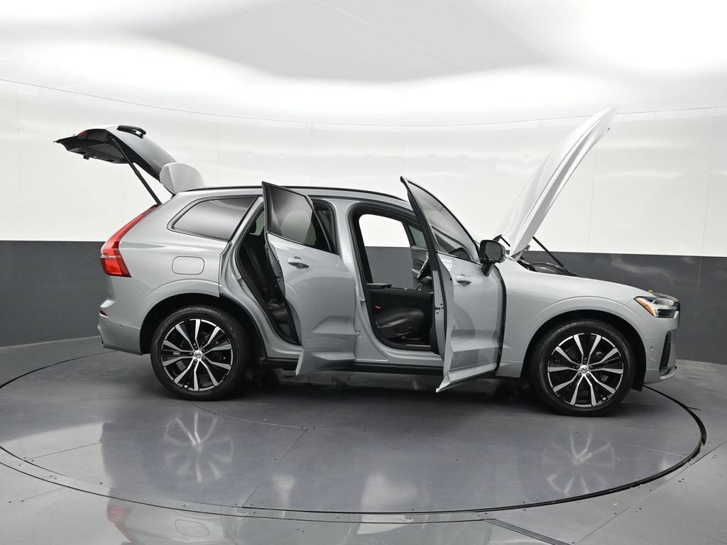 2024 Volvo XC60 B5 Plus Dark Theme