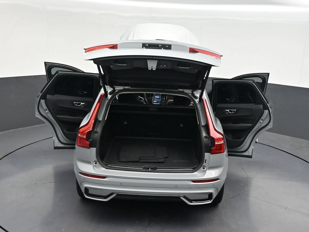 2024 Volvo XC60 B5 Plus Dark Theme