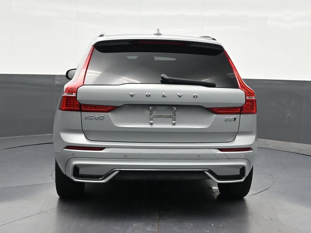 2024 Volvo XC60 B5 Plus Dark Theme