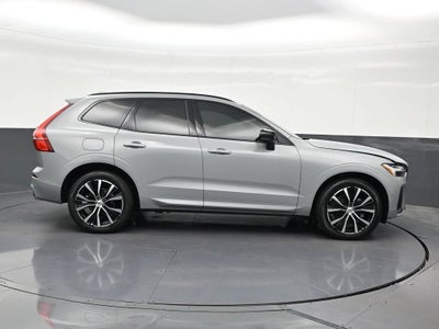 2024 Volvo XC60 B5 Plus Dark Theme
