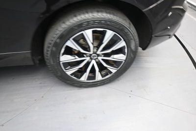 2024 Volvo XC60 Plus Dark Theme