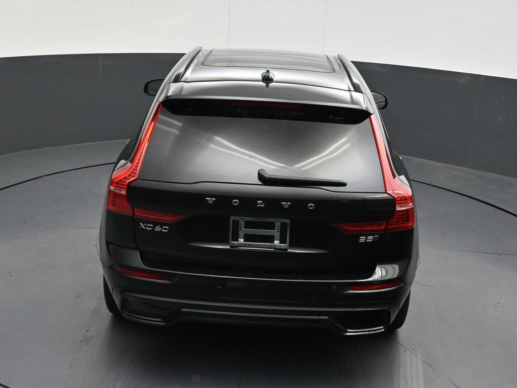 2024 Volvo XC60 Plus Dark Theme