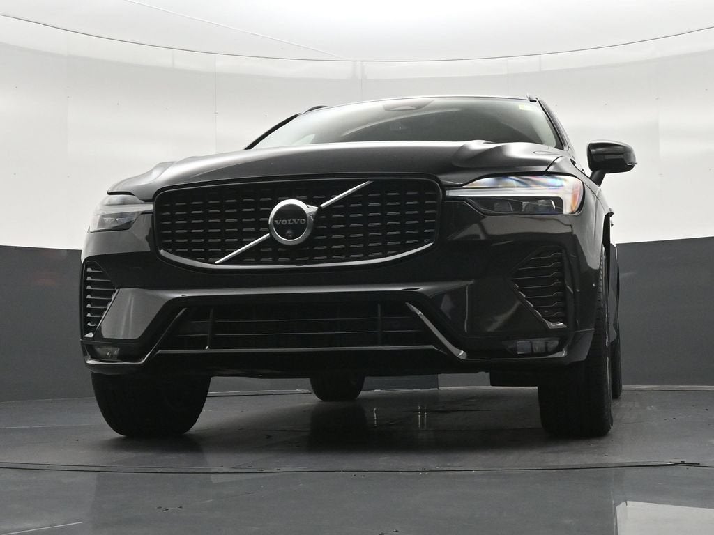2024 Volvo XC60 Plus Dark Theme