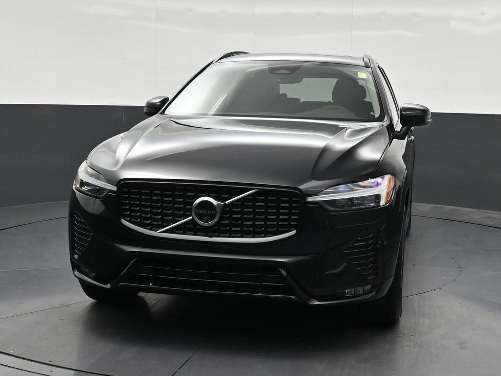 2024 Volvo XC60 Plus Dark Theme