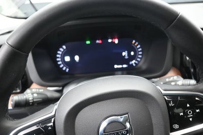 2024 Volvo XC60 B5 Plus Dark Theme