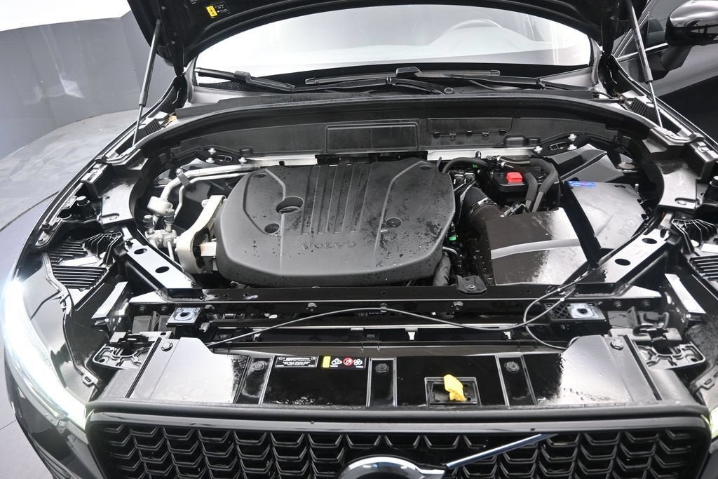 2024 Volvo XC60 B5 Plus Dark Theme