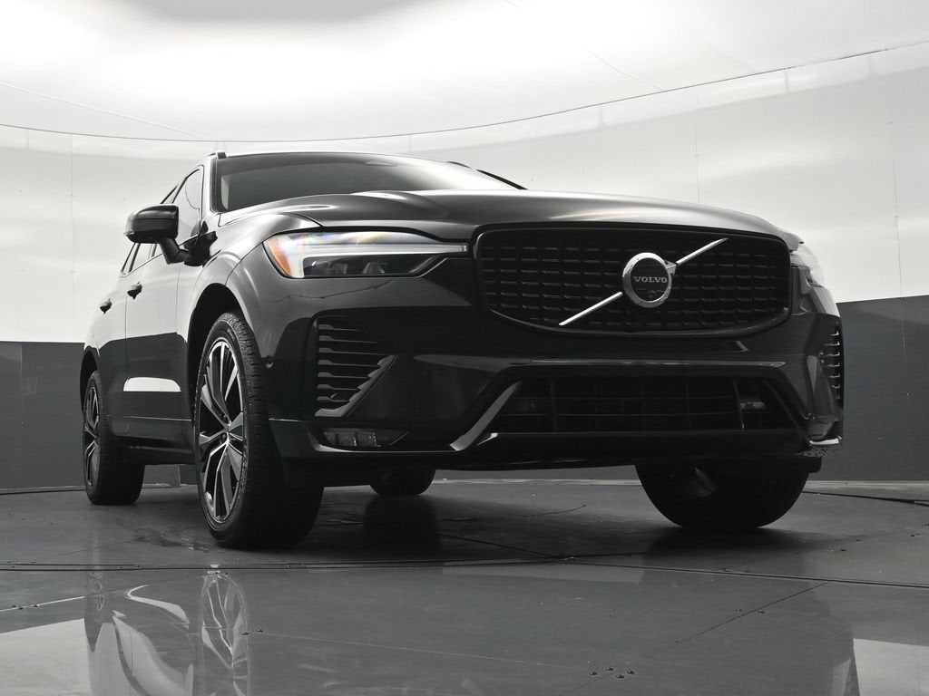 2024 Volvo XC60 B5 Plus Dark Theme