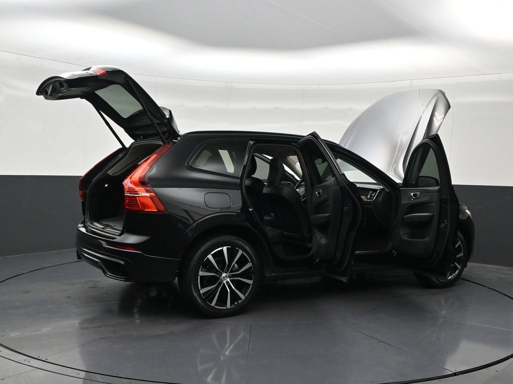 2024 Volvo XC60 B5 Plus Dark Theme