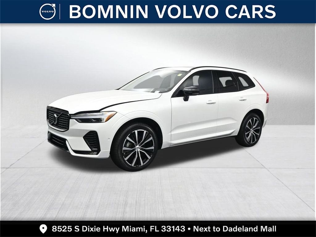 2024 Volvo XC60 B5 Plus Dark Theme AWD's photo