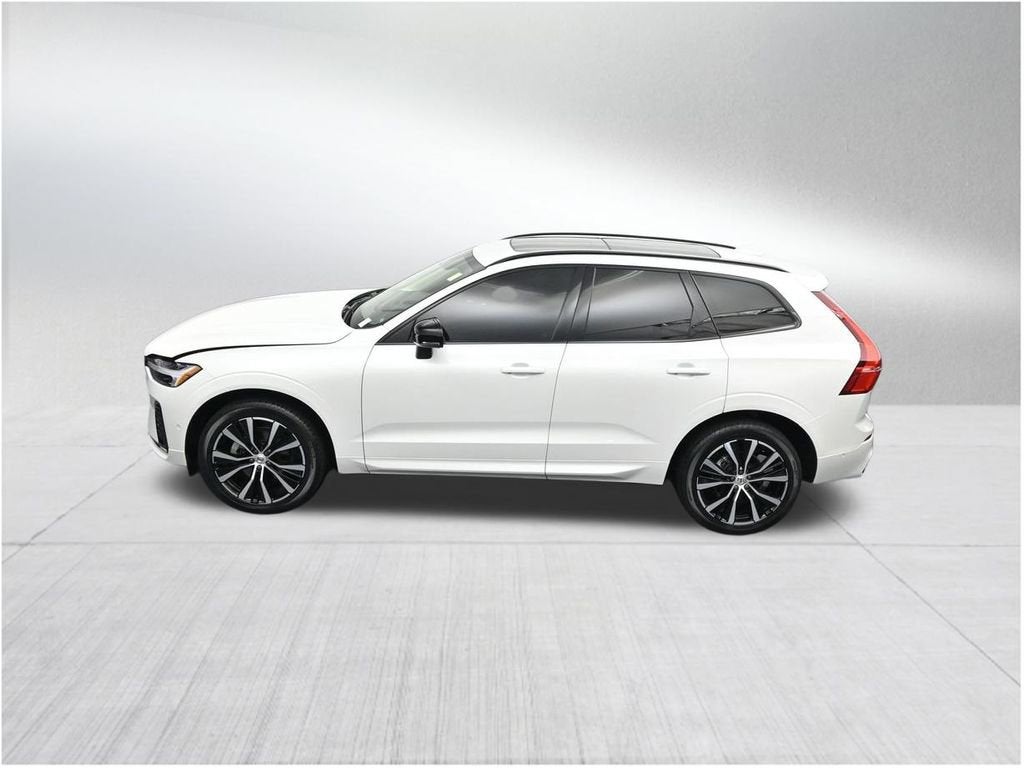 2024 Volvo XC60 Plus Dark Theme