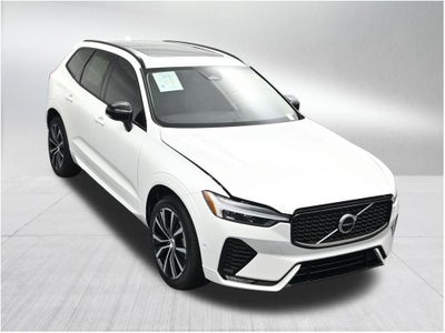2024 Volvo XC60 Plus Dark Theme