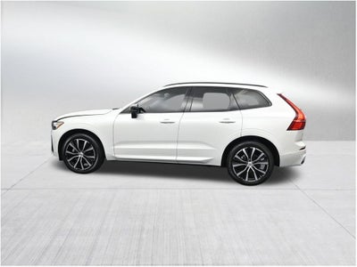 2024 Volvo XC60 Plus Dark Theme