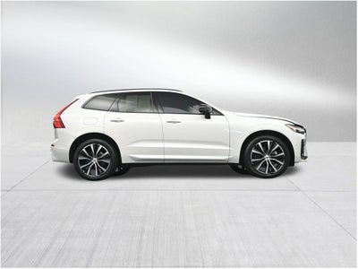 2024 Volvo XC60 Plus Dark Theme