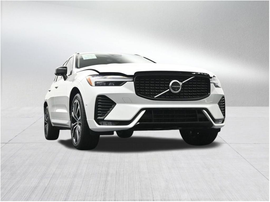 2024 Volvo XC60 Plus Dark Theme