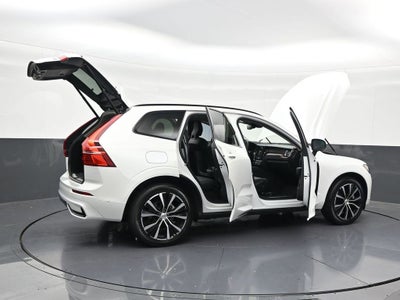 2024 Volvo XC60 Plus Dark Theme