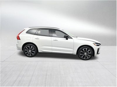 2024 Volvo XC60 Plus Dark Theme