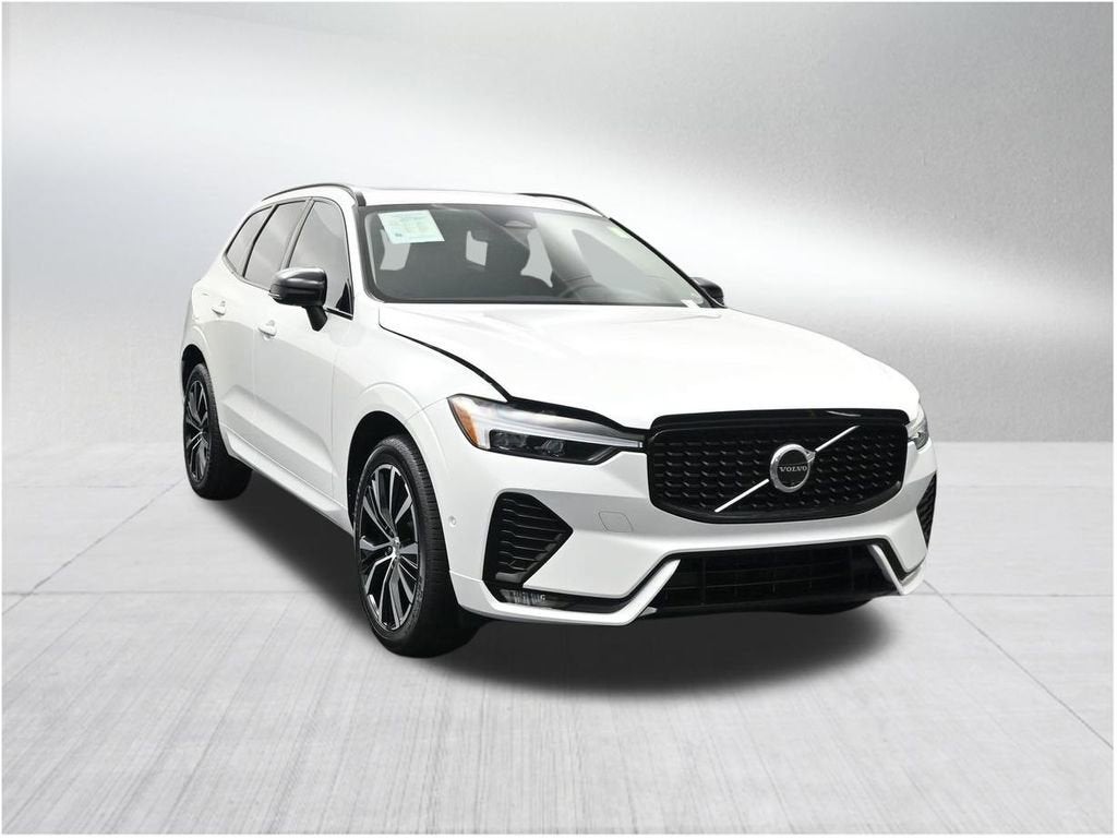 2024 Volvo XC60 Plus Dark Theme