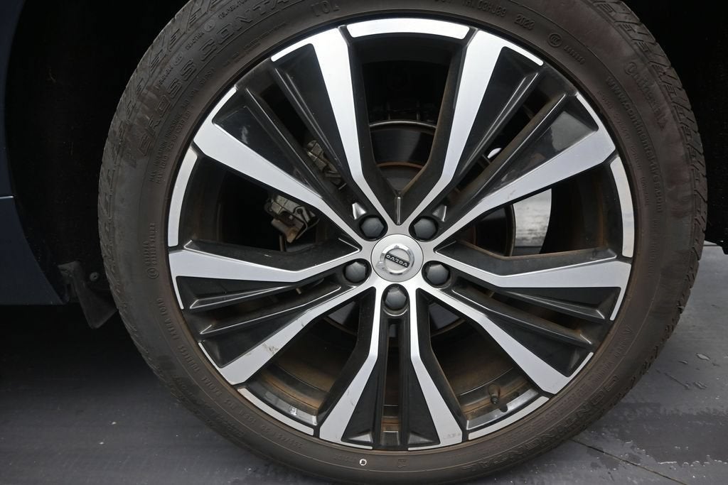 2024 Volvo XC60 B5 Plus Dark Theme