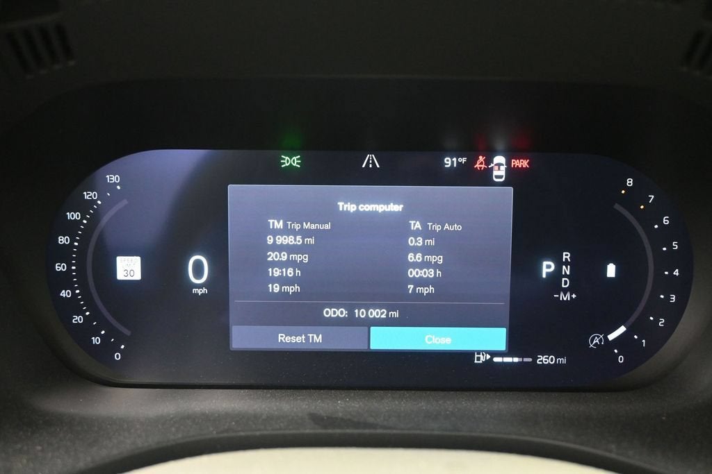 2024 Volvo XC60 B5 Plus Dark Theme