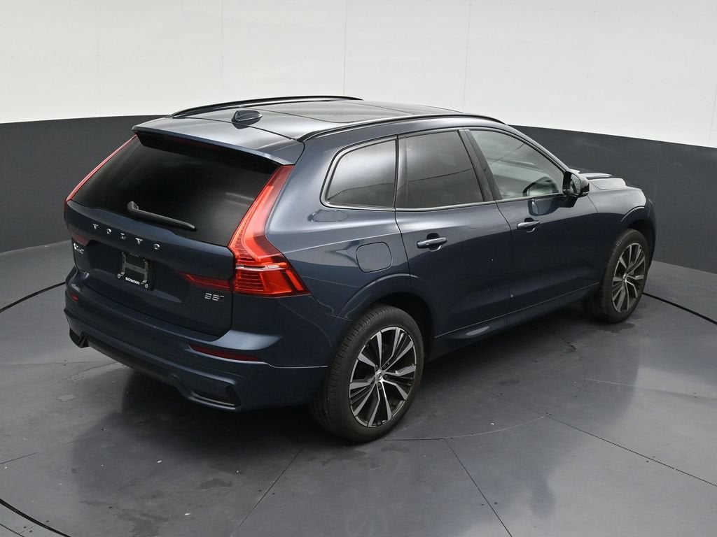 2024 Volvo XC60 B5 Plus Dark Theme