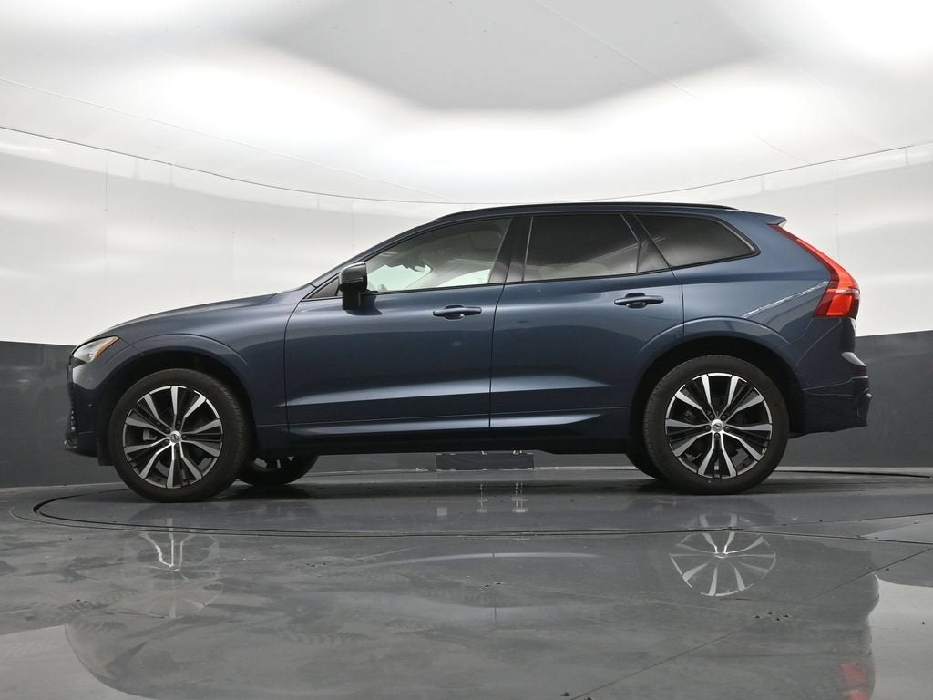 2024 Volvo XC60 B5 Plus Dark Theme