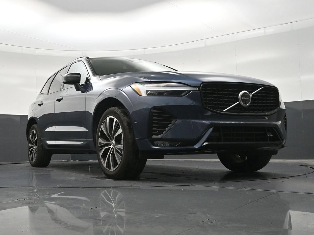 2024 Volvo XC60 B5 Plus Dark Theme