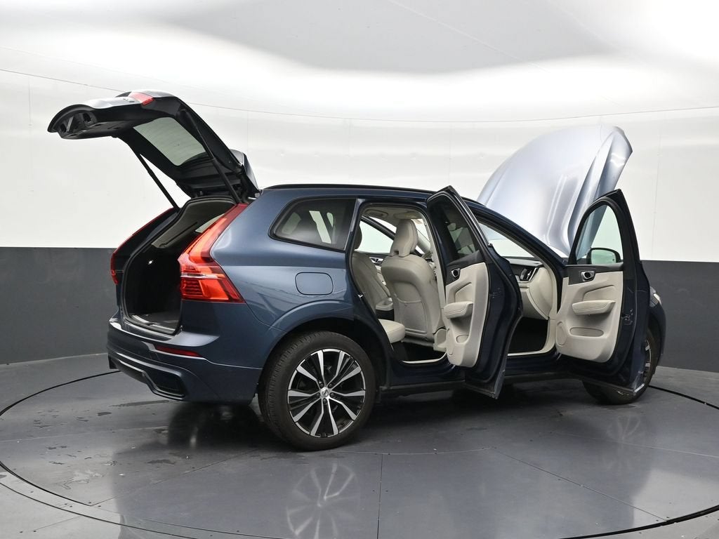 2024 Volvo XC60 B5 Plus Dark Theme