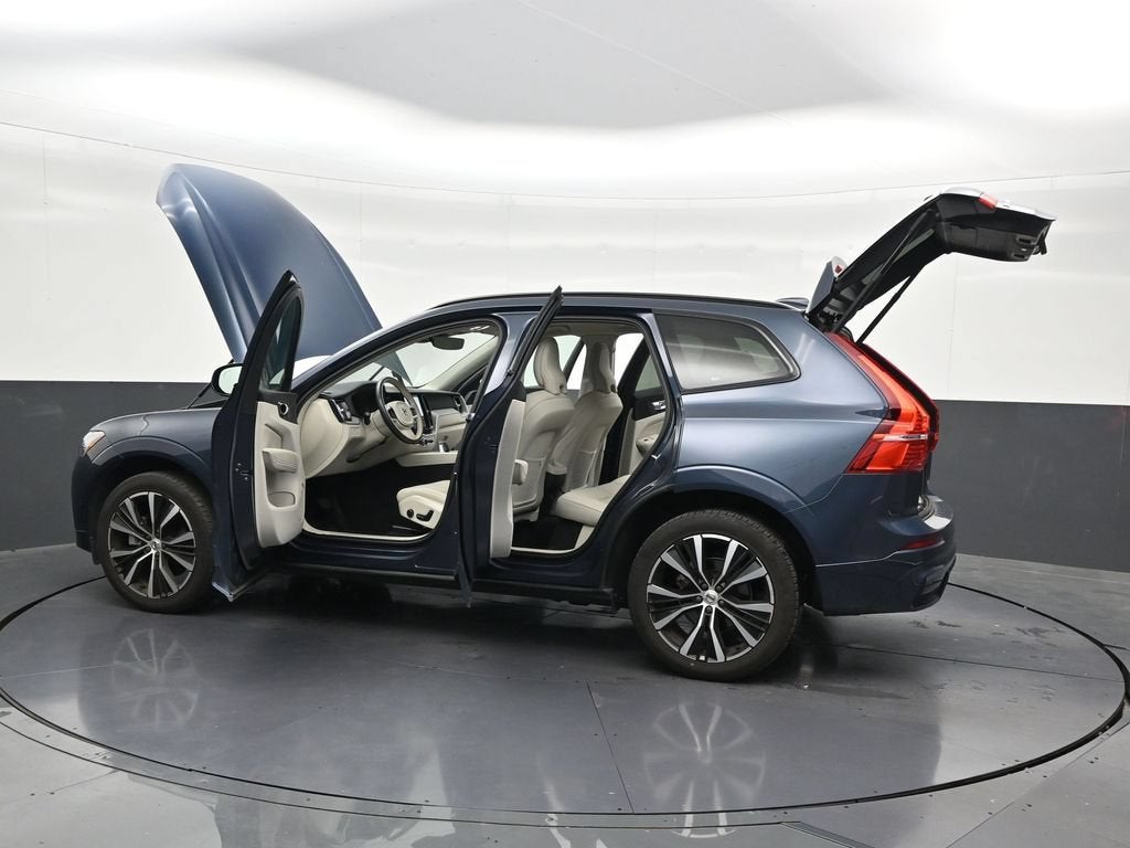 2024 Volvo XC60 B5 Plus Dark Theme