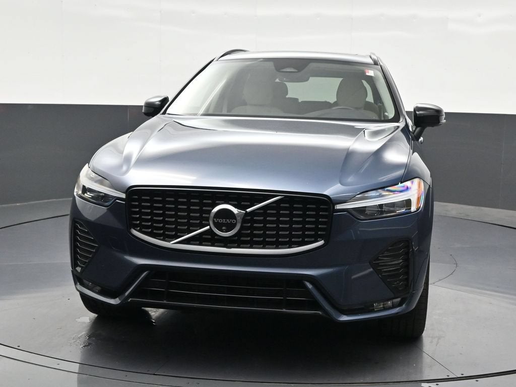 2024 Volvo XC60 B5 Plus Dark Theme