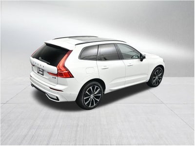 2024 Volvo XC60 Plus Dark Theme