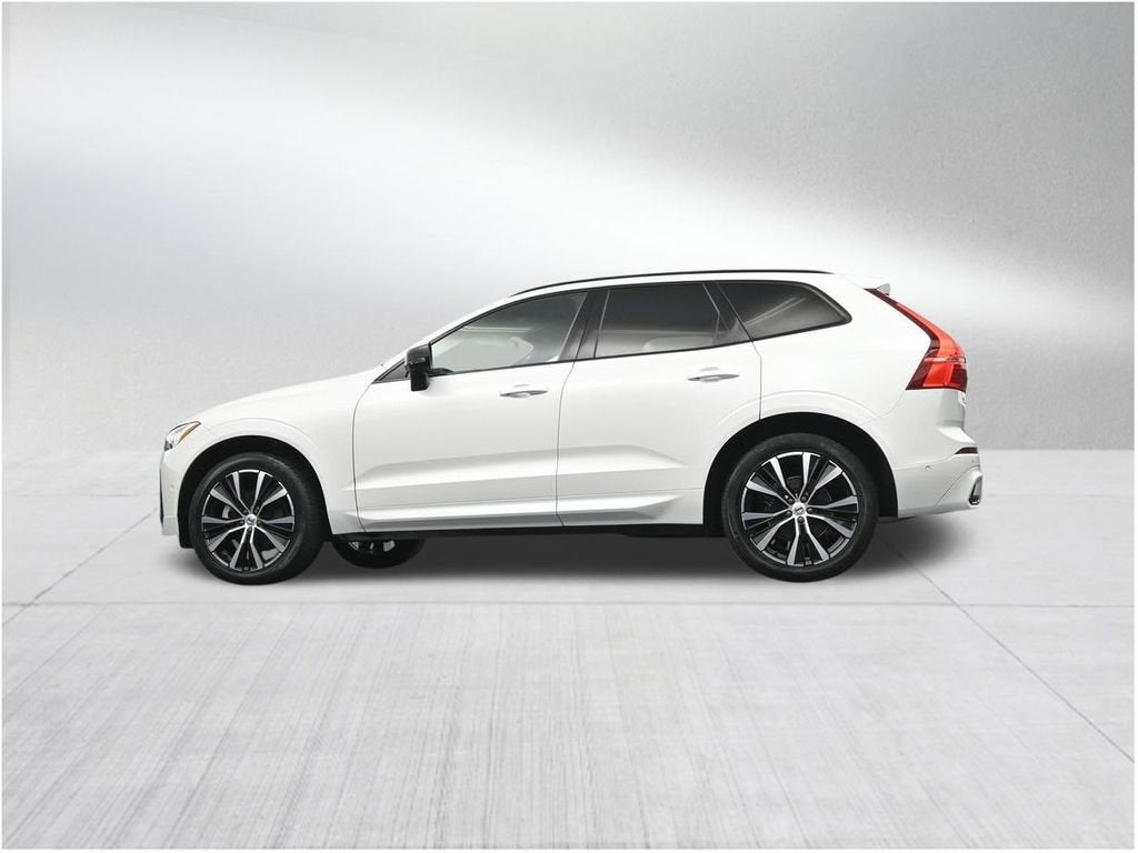 2024 Volvo XC60 Plus Dark Theme