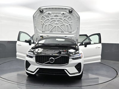 2024 Volvo XC60 Plus Dark Theme