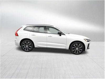 2024 Volvo XC60 Plus Dark Theme