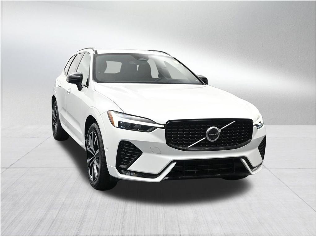 2024 Volvo XC60 Plus Dark Theme