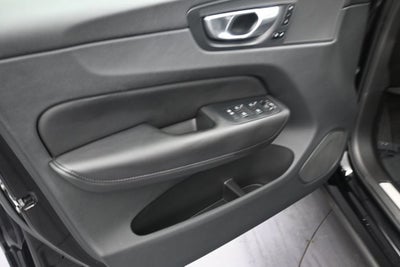 2024 Volvo XC60 Plus Dark Theme