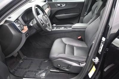 2024 Volvo XC60 Plus Dark Theme