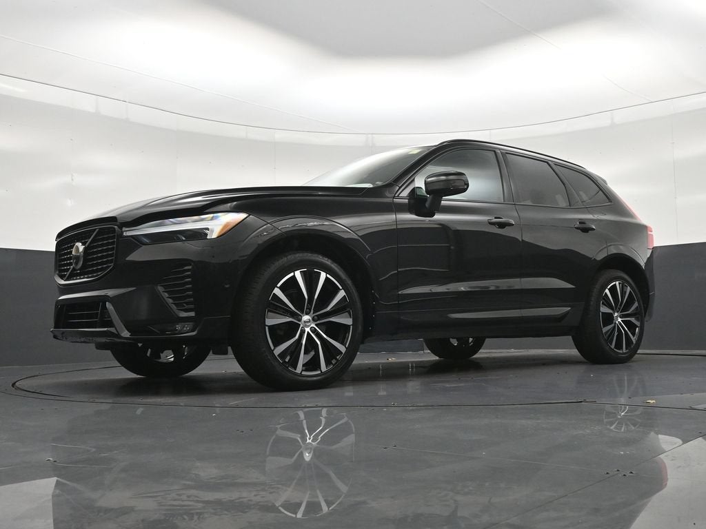 2024 Volvo XC60 Plus Dark Theme