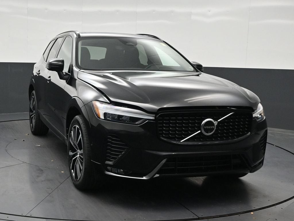 2024 Volvo XC60 Plus Dark Theme