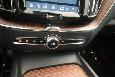 2024 Volvo XC60 B5 Plus Dark Theme