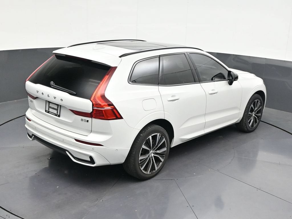 2024 Volvo XC60 B5 Plus Dark Theme