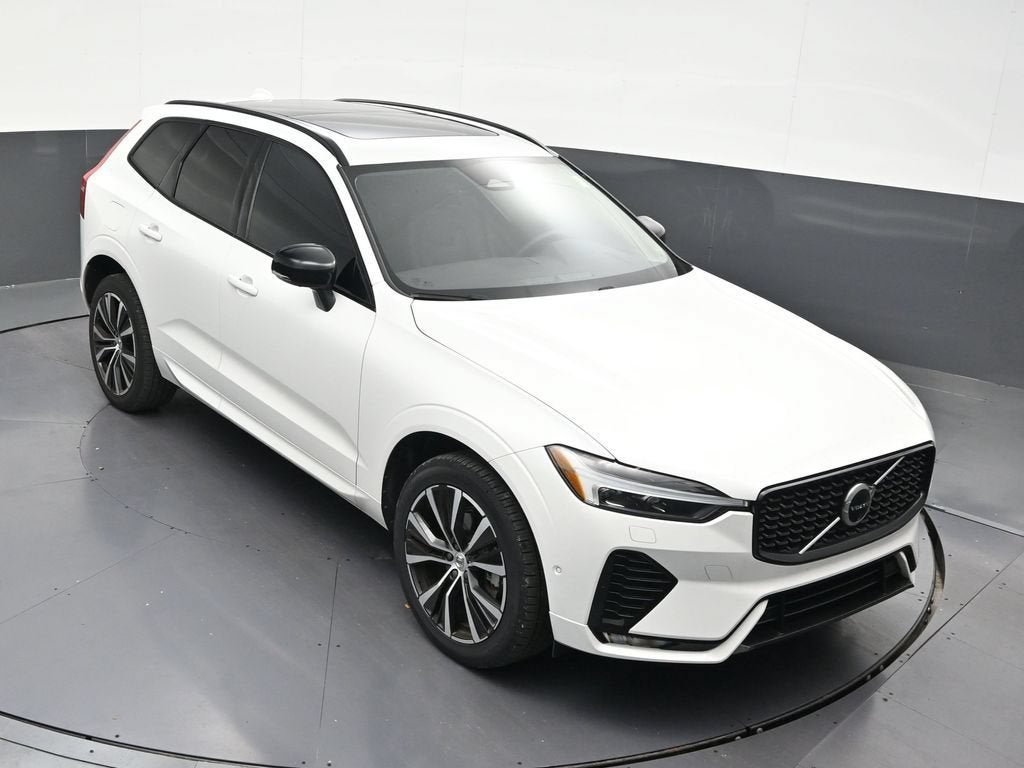 2024 Volvo XC60 B5 Plus Dark Theme
